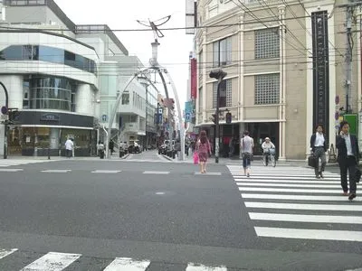 JR京浜東北根岸線からの道のり　石川町から元町ショッピングストリートに向かって 横浜市中区元町のMac教室 シアルパソコンスクール